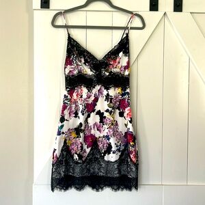 Bebe Floral 💐 Silky-Lace MINI Slip Dress ~ Super Sexy!!